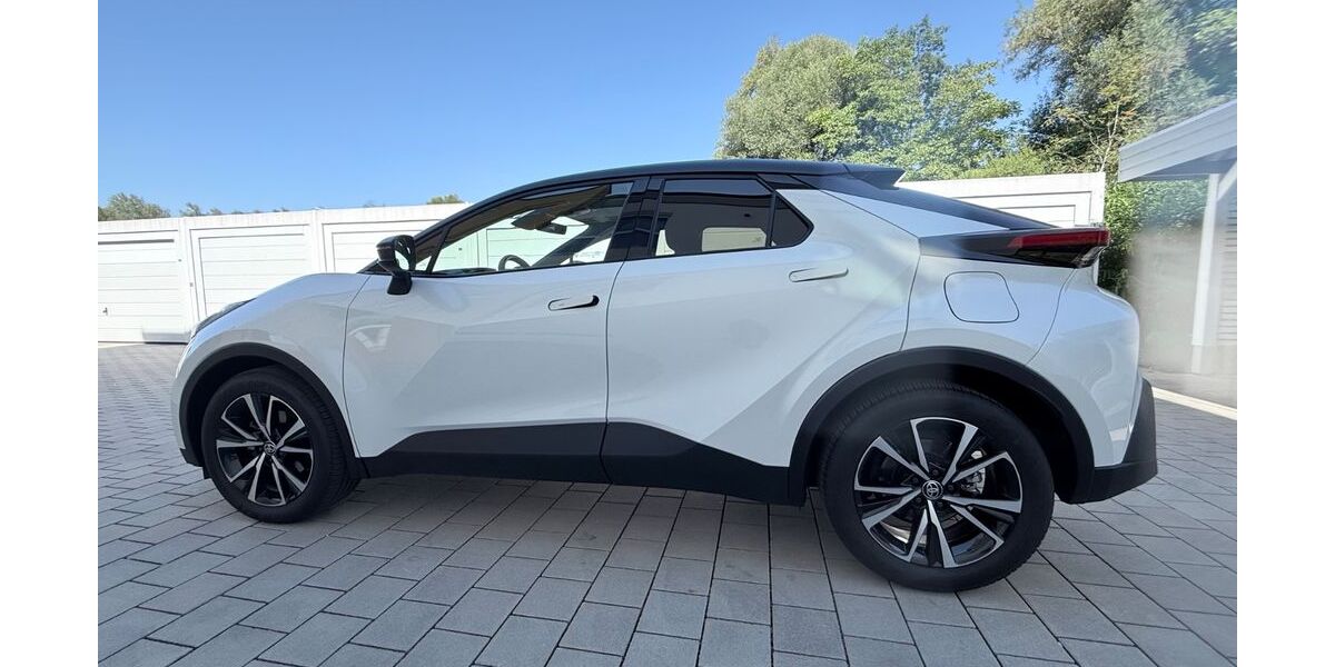 Toyota C-HR 13.000 km 29.000 &euro; Kraiburg am Inn 84559