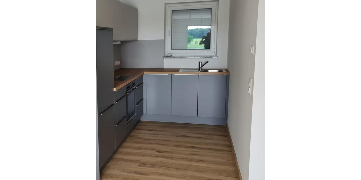Neuwertige , helle 2-Zimmerwohnung im schönen Neuendettelsau 2 zimmer
