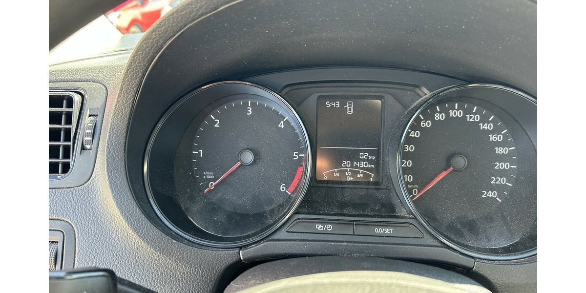 VW Polo 1.4 TDi Trendline Klima PDC Euro6 Motorschade 201.430 km 2.500 &euro; Altdorf 84032