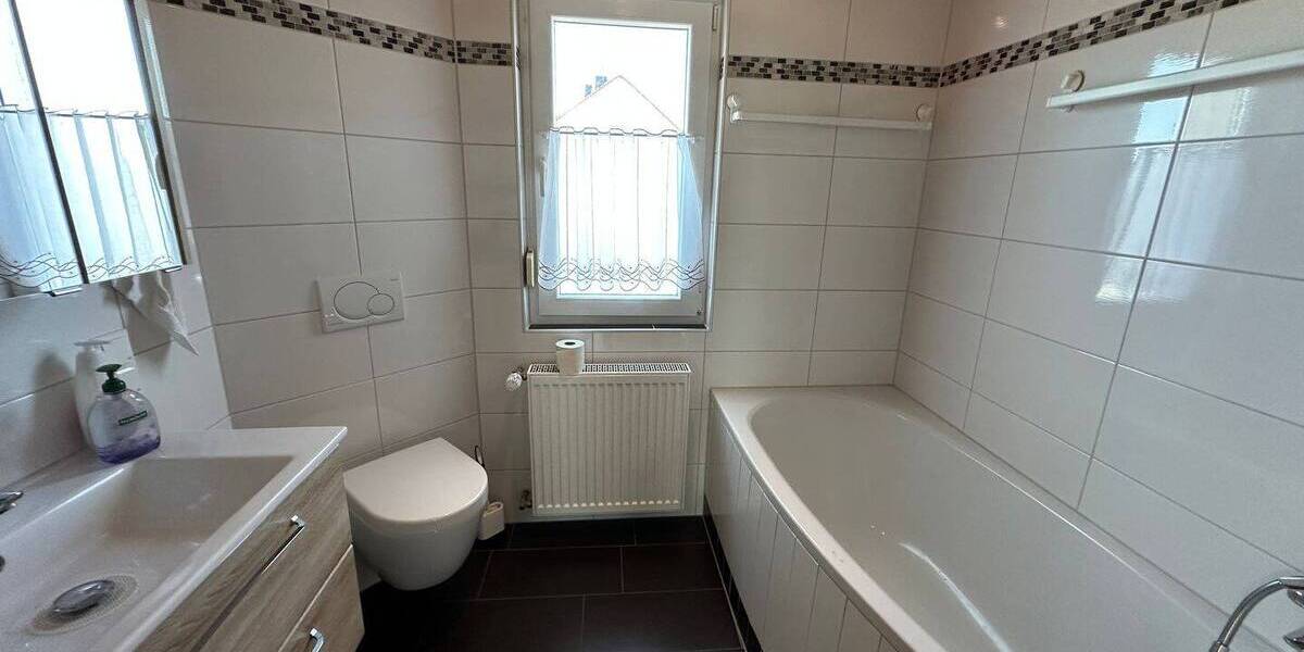 Mehrfamilienhaus, Wohnhaus Homberg (Efze) Roppershain - 6 Zimmer, 160 m&sup2;, 225.000&euro; | Angebot:26499511