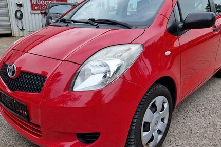 Toyota Yaris 99.874 km 5.555 € Berlin 12559