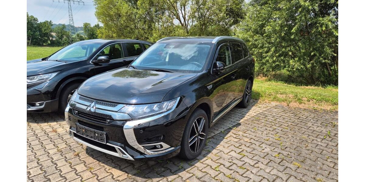 Mitsubishi Outlander 93.779 km 20.990 &euro; Crossen 07613