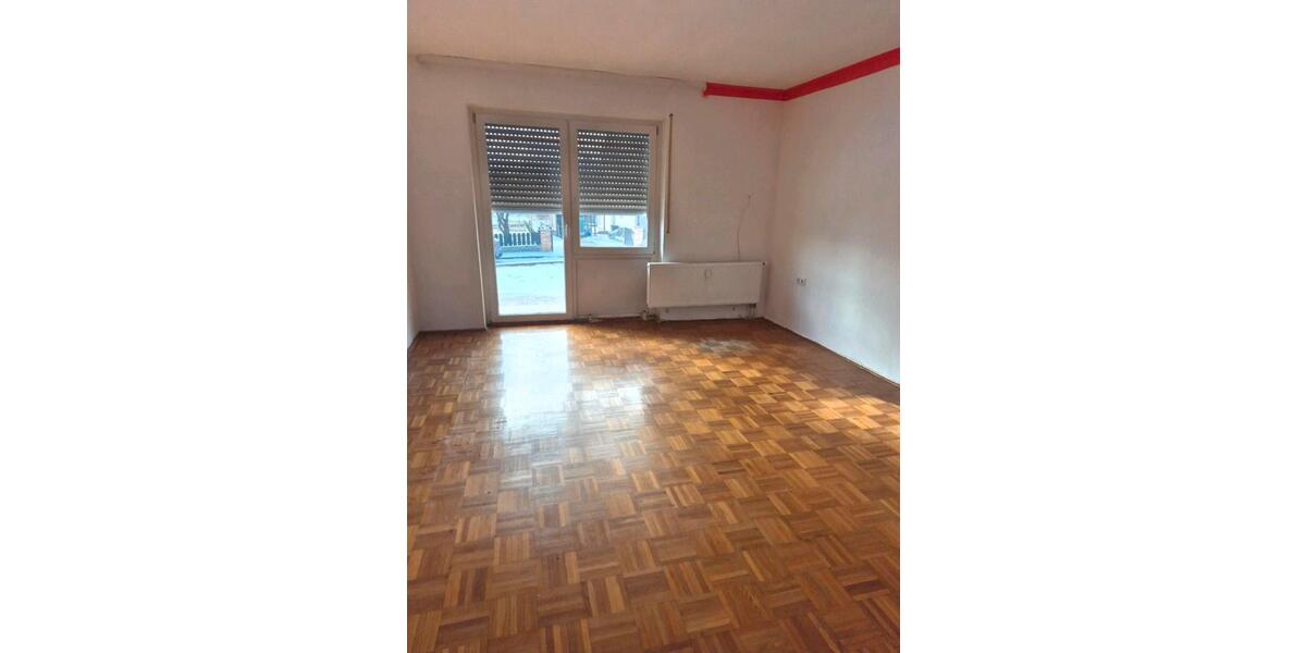 Erdgeschoßwohnung Regenstauf - 4 Zimmer, 124 m&sup2;, 1.000&euro; | Angebot:25126685