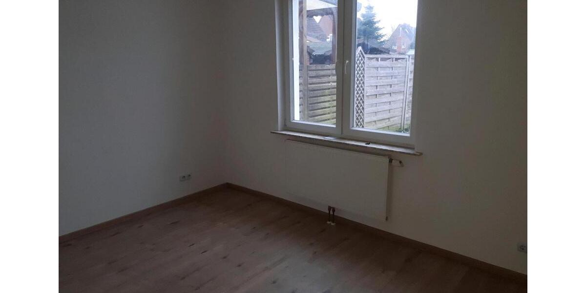 Reihenhaus Emden Tholenswehr - 4 Zimmer, 105 m&sup2;, 1.100&euro; | Angebot:26335862