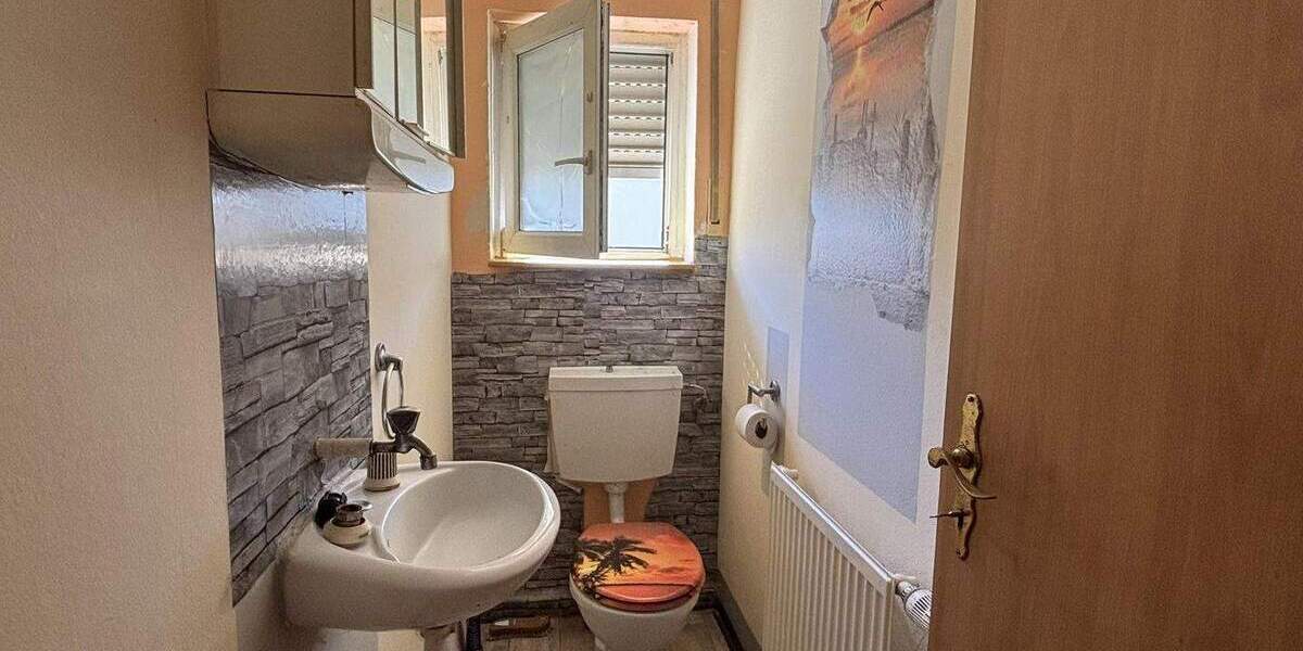 Einfamilienhaus Wackersdorf - 6 Zimmer, 130 m&sup2;, 245.000&euro; | Angebot:25674585