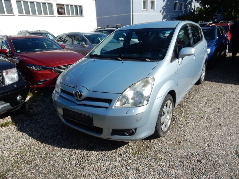 Toyota Corolla Verso 183.000 km 2.499 € Chemnitz 09116