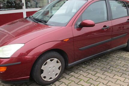 Ford Focus 171.000 km 890 € Rügland 91622