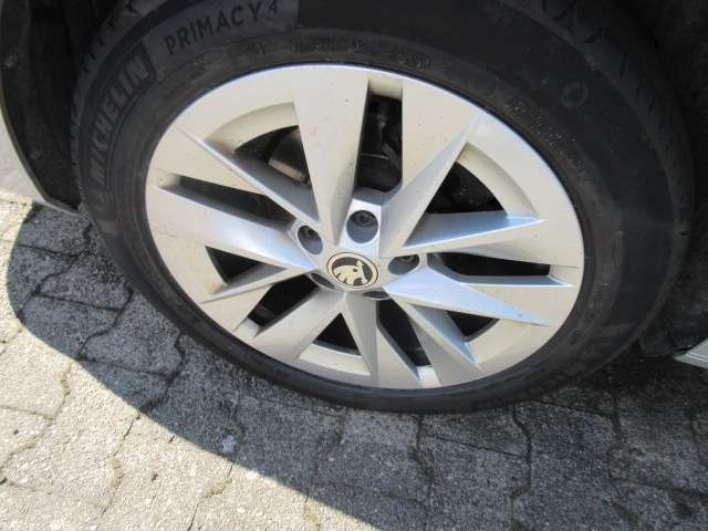 Skoda Octavia Style 2.0 TDI DSG NAVI GRA LED ALU APS SIT 106.630 km 20.988 &euro; Bergkamen 59192