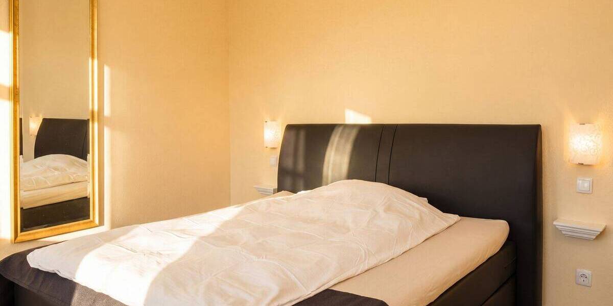 Etagenwohnung Lübeck Innenstadt - 6 Zimmer, 175 m&sup2;, 4.500&euro; | Angebot:26401158