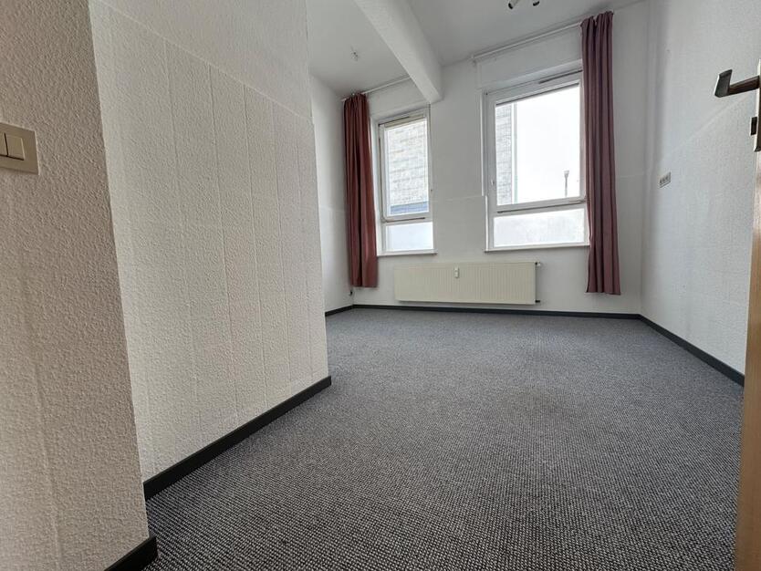 Büro Praxis CoWorking unterzuverm. Tel: 0176 24041443