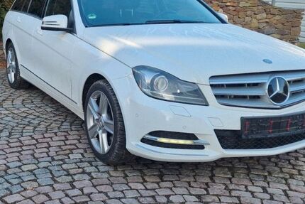 Mercedes-Benz C 300 182.298 km 13.499 &euro; Siebenlehn Großschirma 09603