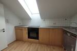 * Großzügig Wohnen * lichtdurchflutete 3 Zimmer-DG-Wohnung mit EINBAUKÜCHE in zentraler City-Lage *