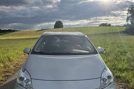 Toyota Prius 151.000 km 8.700 &euro; Taching a.See 83373