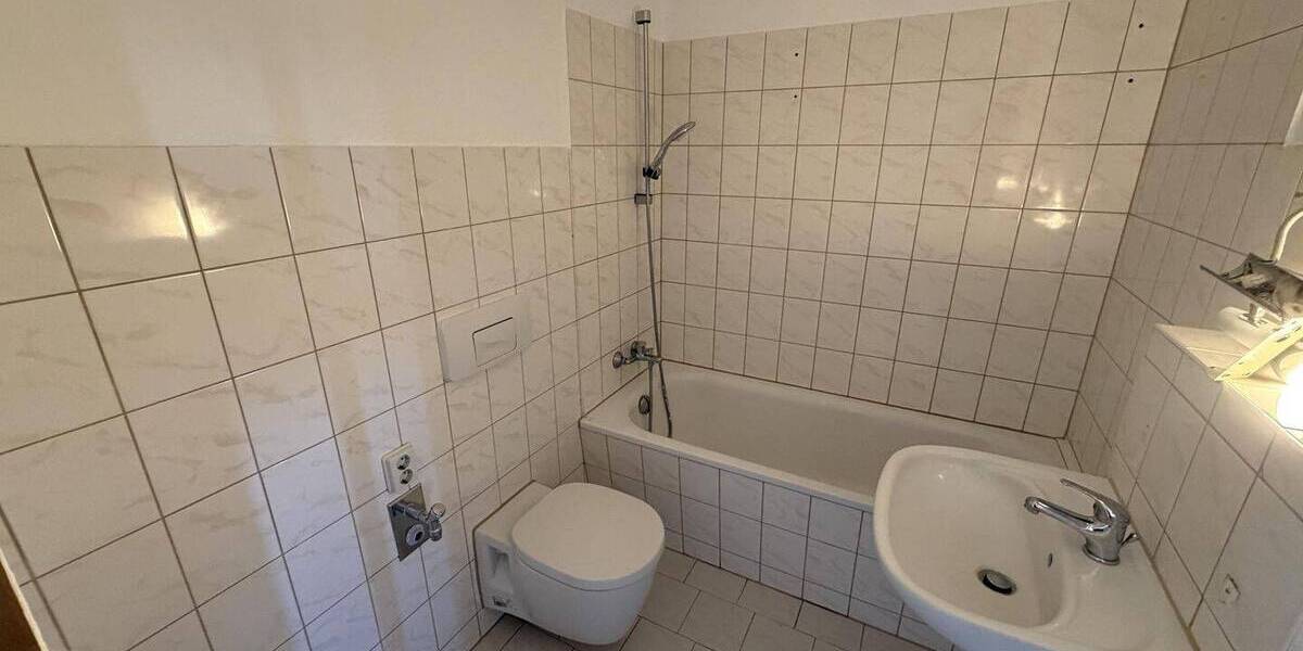 Etagenwohnung Erfurt Roter Berg - 3 Zimmer, 60 m&sup2;, 119.000&euro; | Angebot:26806492