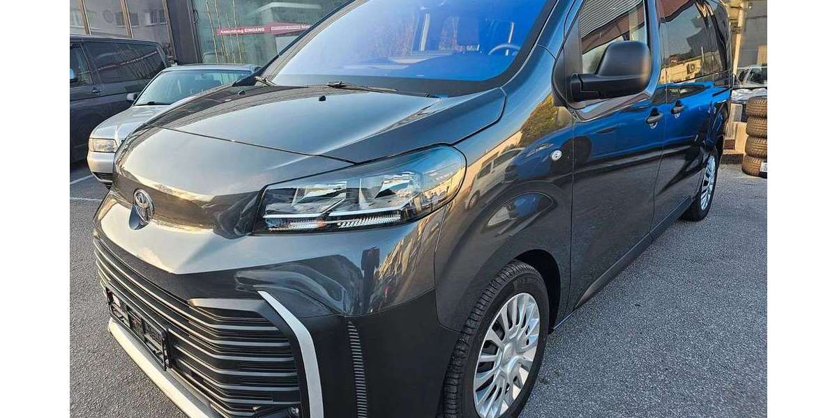 Toyota Proace 1.984 km 38.599 &euro; Gelsenkirchen 45884