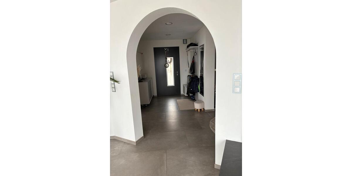 Einfamilienhaus Bergneustadt - 5 Zimmer, 180 m&sup2;, 1.700&euro; | Angebot:25998375