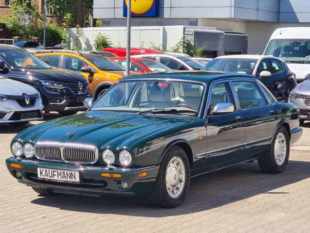 Jaguar Daimler 174.300 km 8.990 &euro; Berlin - Steglitz 12247