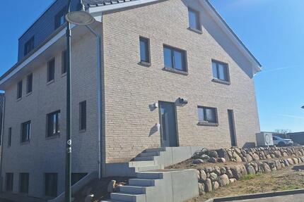 Haus Scharbeutz - 7 Zimmer, 205 m&sup2;, 3.500&euro; | Angebot:25839290