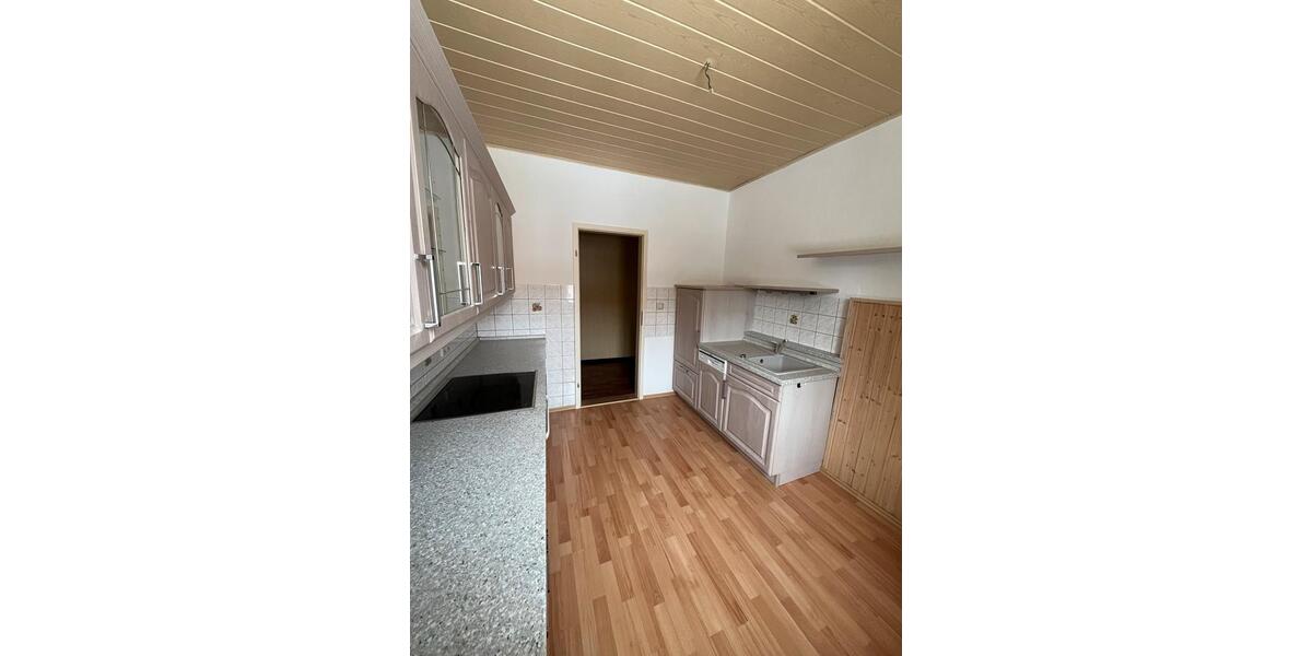 Erdgeschoßwohnung Hohenmölsen - 3 Zimmer, 68 m&sup2;, 690&euro; | Angebot:24828094