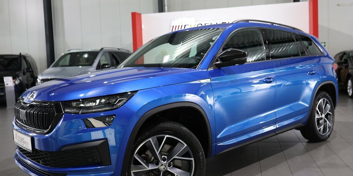 Skoda Kodiaq 2.0 TDI DSG 4x4 SPORTLINE RACE-BLUE+BLACK 124.000 km 30.991 &euro; Hamm 59077