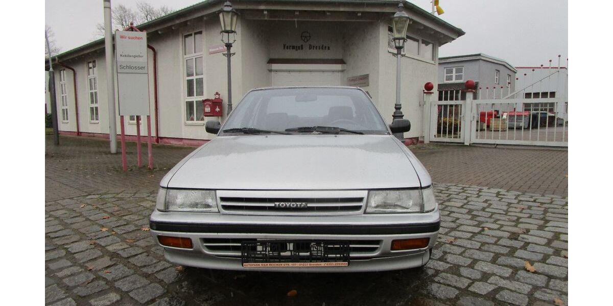 Toyota Carina 135.658 km 2.200 &euro; Dresden 01237