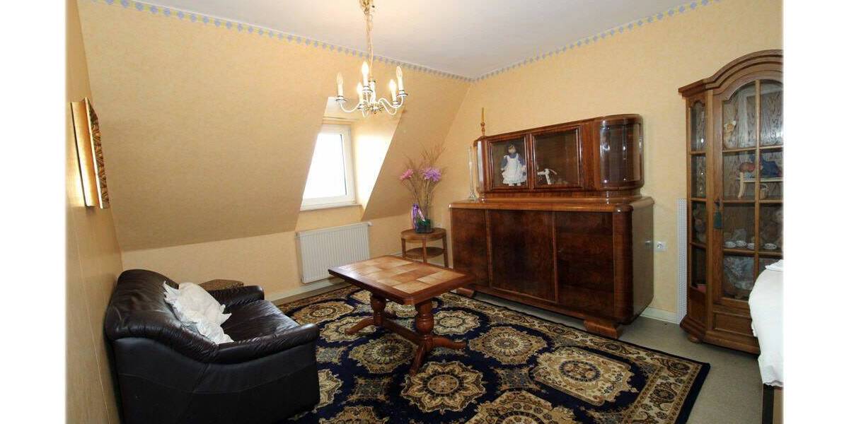 Reihenmittelhaus Korbach - 8 Zimmer, 103 m&sup2;, 164.000&euro; | Angebot:26844089