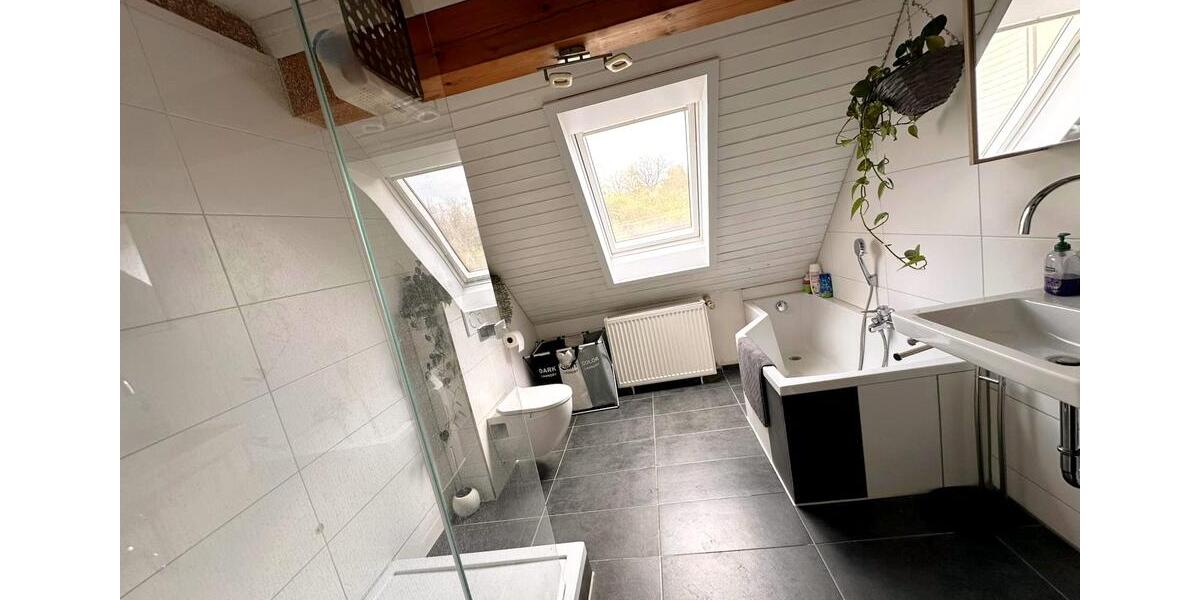 Dachgeschoßwohnung Heuchlingen - 4 Zimmer, 87 m&sup2;, 600&euro; | Angebot:26403086
