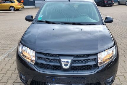Dacia Sandero 117.000 km 3.400 € Dresden 01099