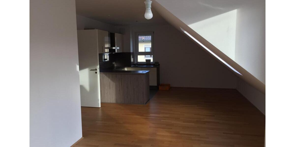 Dachgeschoßwohnung Unterhaching - 3 Zimmer, 74 m&sup2;, 1.380&euro; | Angebot:25416875