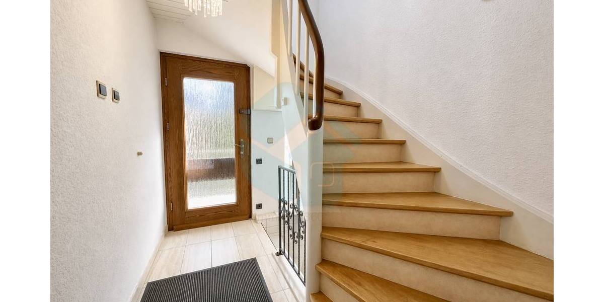 Doppelhaushälfte Butzbach - 7 Zimmer, 140 m&sup2;, 429.000&euro; | Angebot:26433959