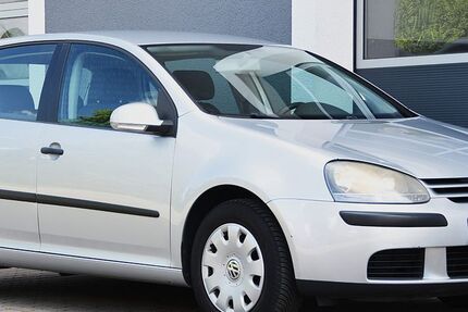VW Golf 211.953 km 2.280 &euro; Bonn- Geislar 53225
