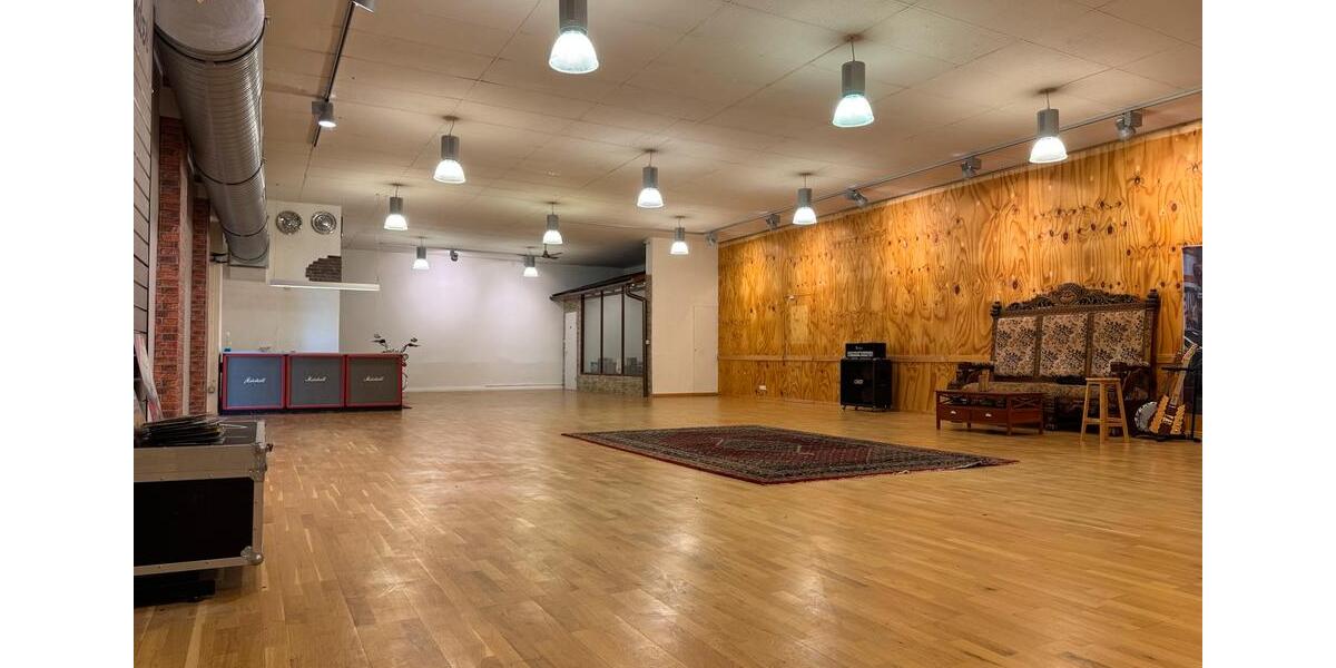 Halle Ausstellungsraum Ladenlokal in Maintal - von Privat zimmer