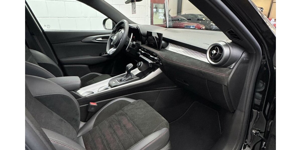 Alfa Romeo Tonale 1.5 VGT Veloce 48 V Hybrid LED 21.600 km 26.385 &euro; Lich 35423