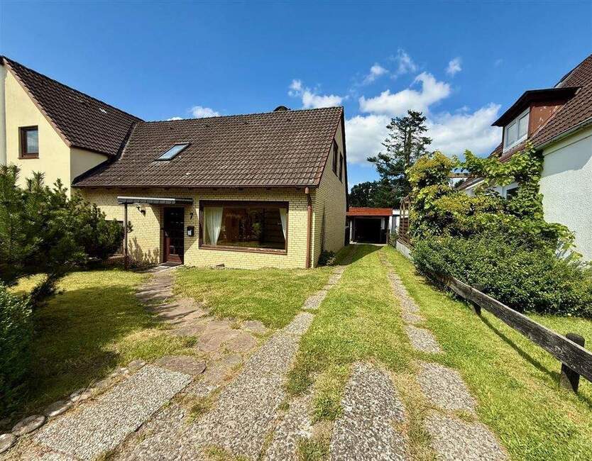 Doppelhaushälfte mit Anbau, Garage und Nebengebäude auf großzügigem Grundstück Kiel-Kronsburg 5 zimmer