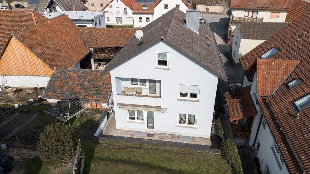Mehrfamilienhaus, Wohnhaus Strahlungen - 6 Zimmer, 164 m&sup2;, 240.000&euro; | Angebot:25738674
