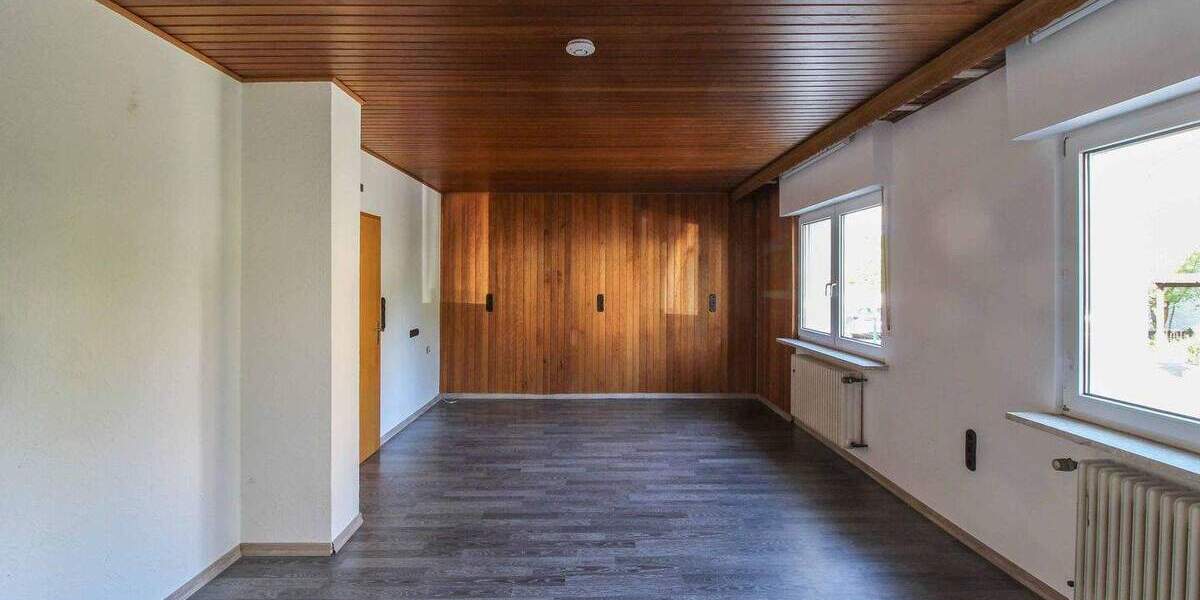 Einziehen und wohlfühlen - sehr gepflegtes Zweifamilienhaus mit Top-Potenzial zur flexiblen Nutzung 8 zimmer