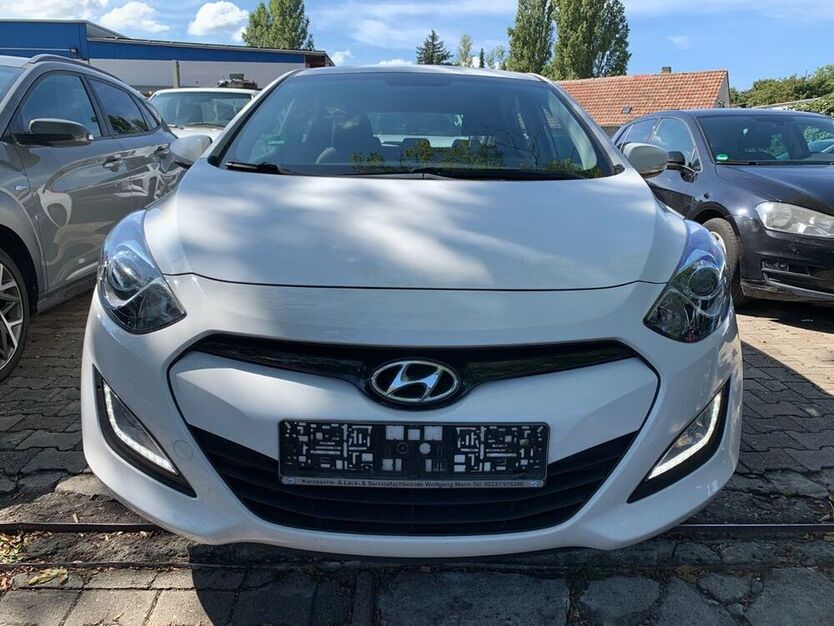 i30
