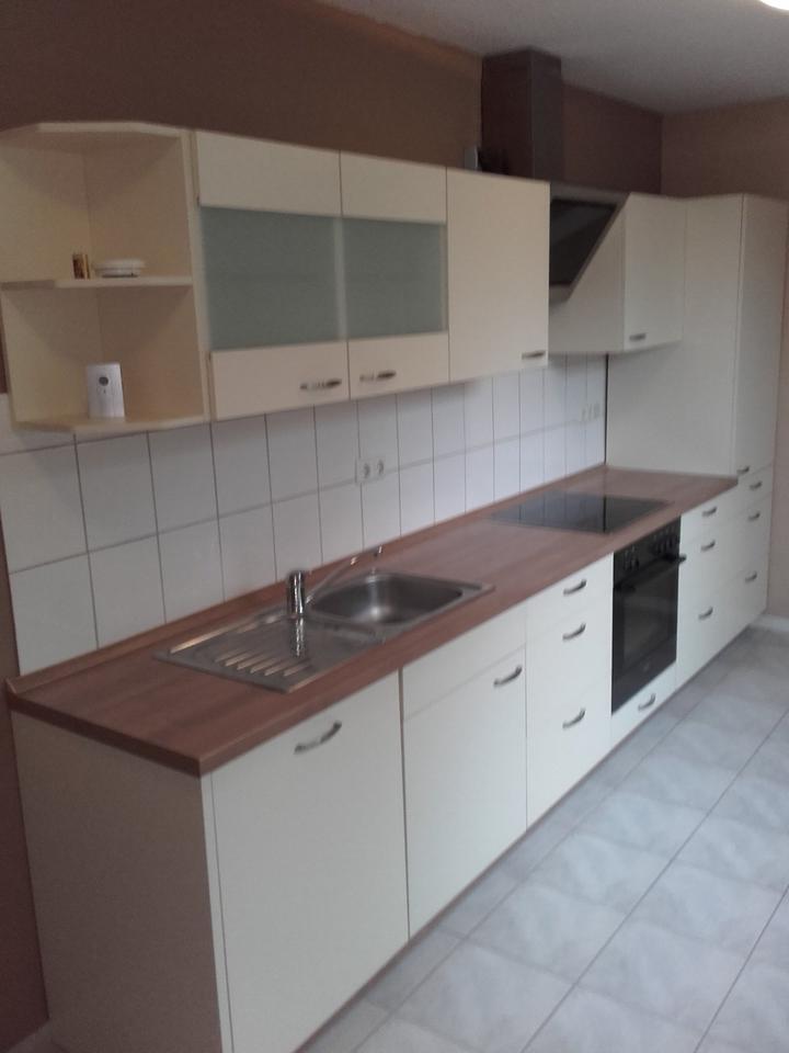 Renovierte und sparsame 3-Zimmer- Wohnung in Hansühn zimmer