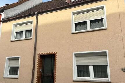 Haus Neunburg vorm Wald - 10 Zimmer, 101 m&sup2;, 130.000&euro; | Angebot:26521373
