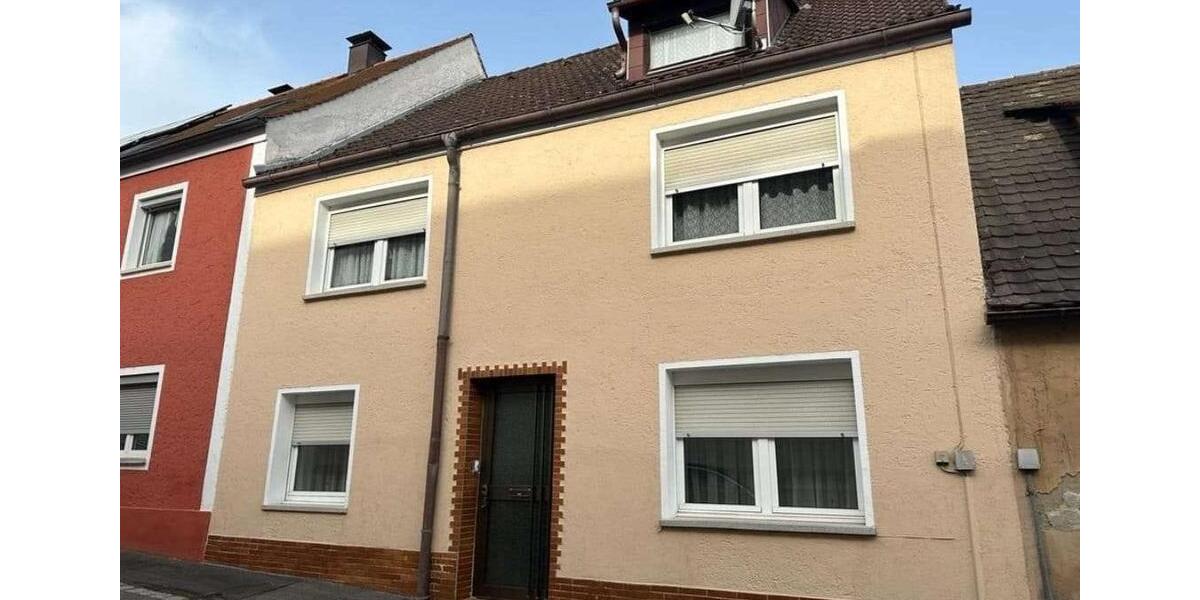 Reihenhaus Neunburg vorm Wald - 10 Zimmer, 101 m&sup2;, 130.000&euro; | Angebot:26521373