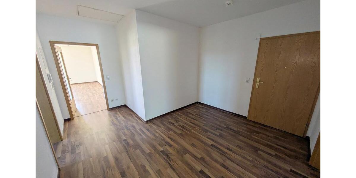 Dachgeschoßwohnung Zwickau - 3 Zimmer, 78 m&sup2;, 595&euro; | Angebot:26404437
