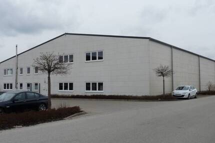 Hemau - neuwertige Halle mit großem Grundstück