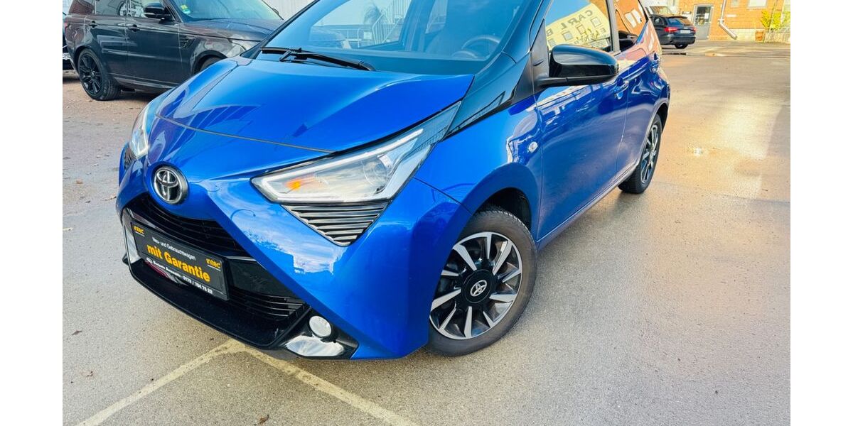 Toyota Aygo (X) 17.500 km 11.600 &euro; Hamburg 20537