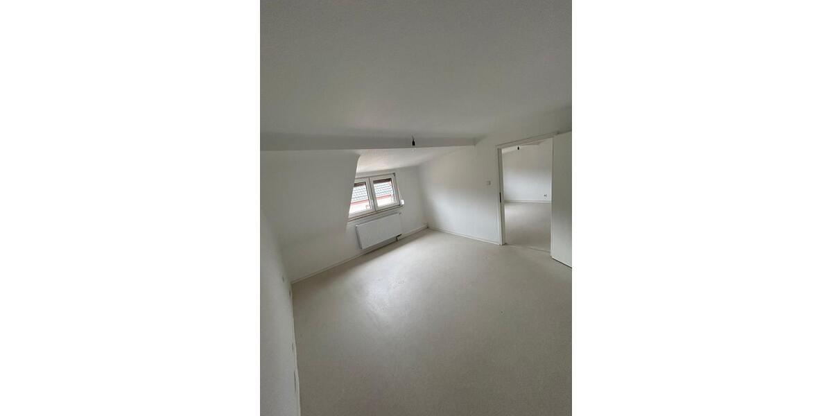 Dachgeschoßwohnung Berlin Tempelhof-Schöneberg - 3 Zimmer, 80 m&sup2;, 650&euro; | Angebot:26323688