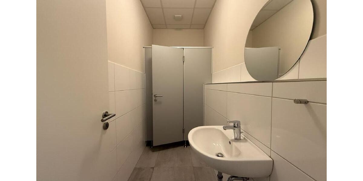 Neuwertiges Ladenlokal in stark frequentierter Lage Achim Uphusen zimmer