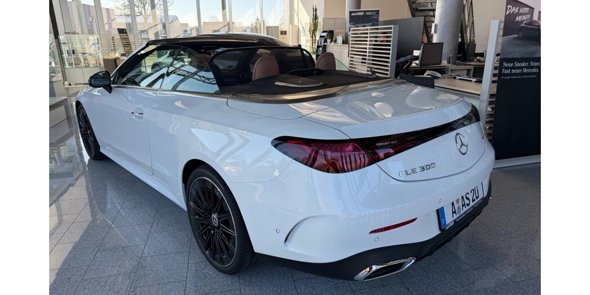 Mercedes-Benz CLE 300 4Matic Cabrio AMG+Burmester+Night+360° Edi 4.000 km 69.900 &euro; Westendorf 86707