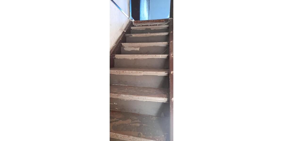 Einfamilienhaus Steinwenden - 8 Zimmer, 200 m&sup2;, 82.000&euro; | Angebot:26942980