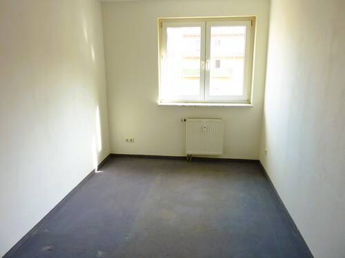 Etagenwohnung Weißenfels Neustadt - 3 Zimmer, 66 m&sup2;, 79.000&euro; | Angebot:25733079