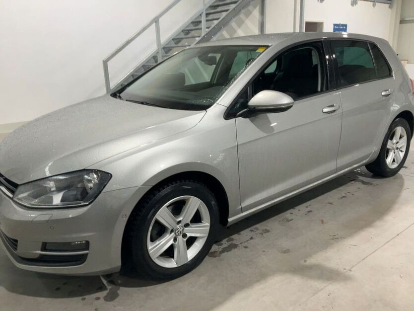 VW Golf 96.078 km 5.950 € Leipzig 04109
