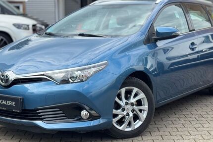 Toyota Auris 113.000 km 10.280 &euro; Köln 51109